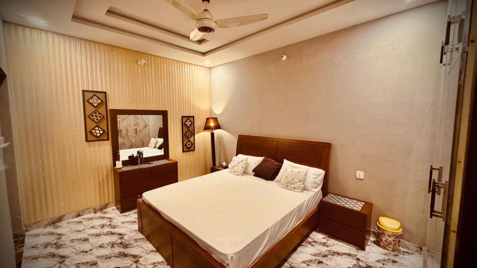 Comfy Cottage Faisalabad Exterior foto